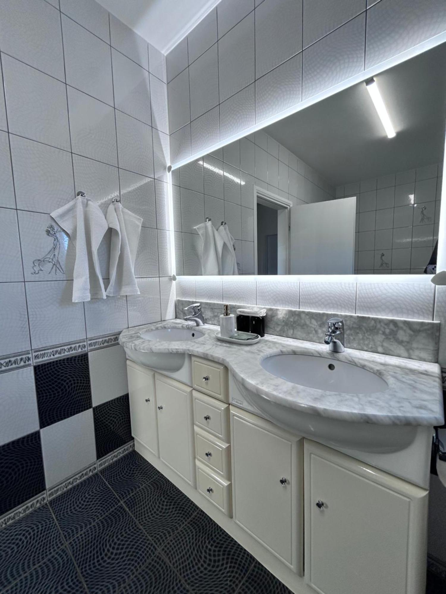 Astarea - Luxe Penthouse In Nature - Jacuzzi - Free Private Parking - Terrace & Balcony - Peace Zagreb Exterior foto